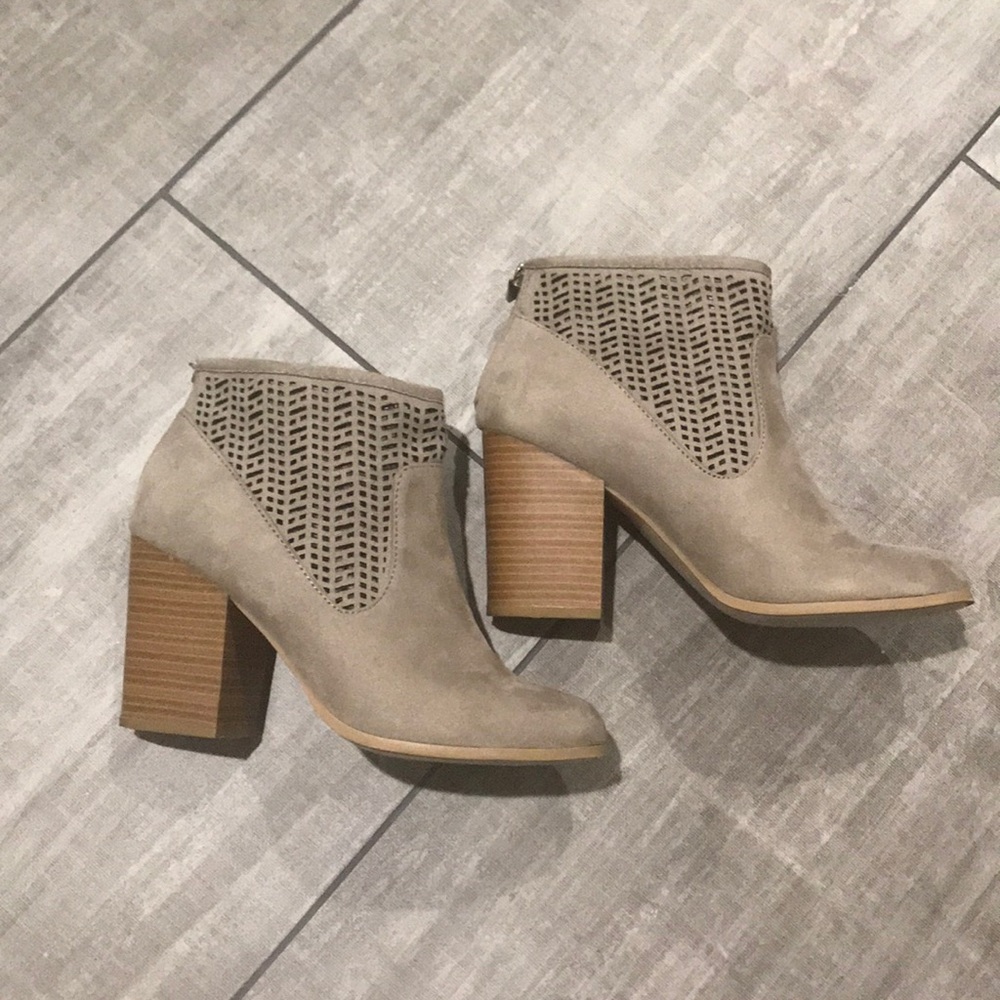Tan chunky heel booties